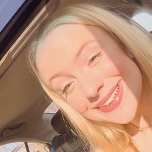 Meet your Posher, Holly